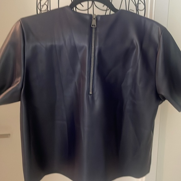 NWT STEVE MADDEN FAUX LEATHER NAVY TOP - Picture 7 of 9